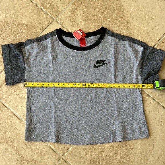 Nike Crew Rally Top - Picture 12 of 16
